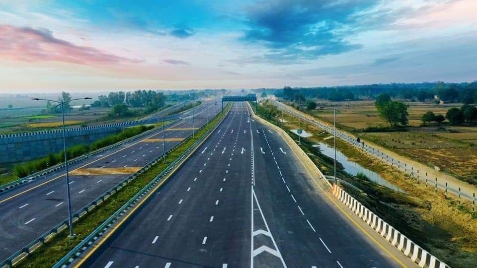 525 km expressway Indore to Hyderabad